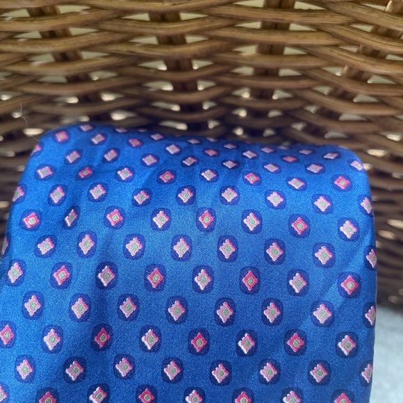Brioni Handmade 100% silk Blue and Pink Geometric Men's Tie - Picture 1 of 8